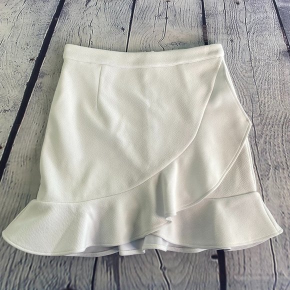 Lovers + Friends Stellar Ruffled Mini Skirt White - Picture 4 of 8